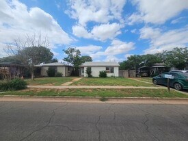 3218 Colgate St in Lubbock, TX - Building Photo