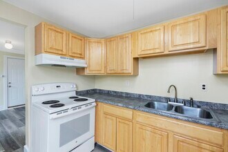 58 Main St-Unit -3 in Goffstown, NH - Building Photo - Building Photo