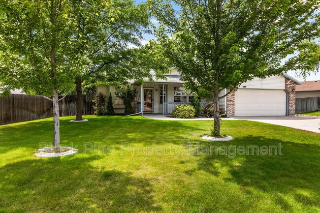 2117 S Crimson Rose Way in Boise, ID - Building Photo - Building Photo