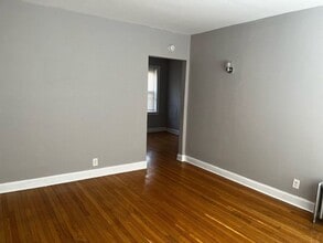 1336 E 76th St in Chicago, IL - Foto de edificio - Building Photo