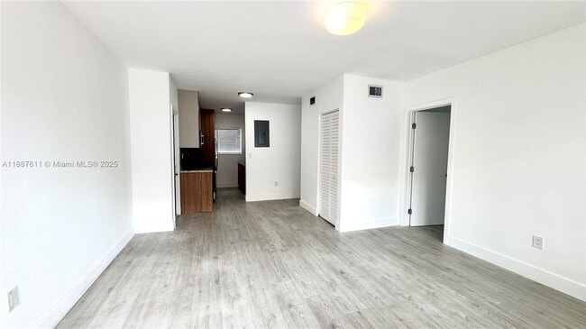 660 Lenox Ave. in Miami Beach, FL - Building Photo - Building Photo