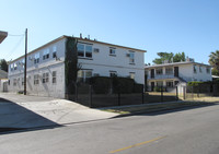 44072 Beech Ave in Lancaster, CA - Foto de edificio - Building Photo