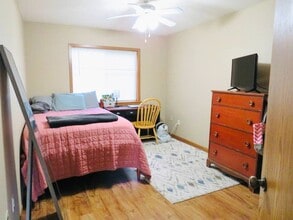 1521 6th St E in Menomonie, WI - Foto de edificio - Building Photo