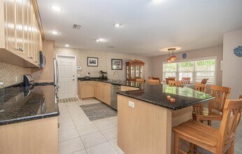 7864 15th Way N in St. Petersburg, FL - Building Photo - Building Photo