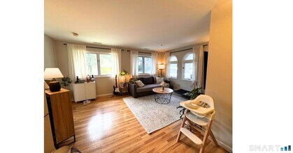7 Seir Hill Rd in Norwalk, CT - Foto de edificio - Building Photo