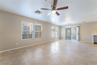 647 Moonlight Stroll St in Henderson, NV - Building Photo - Building Photo