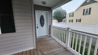 15 1st Ave, Unit Front Apartment in Franklinville, NY - Building Photo - Building Photo