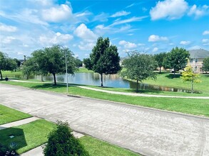 1907 Spring Cedar Ln in Houston, TX - Building Photo - Building Photo