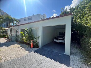 2 Farrey Ln in Miami Beach, FL - Building Photo - Building Photo