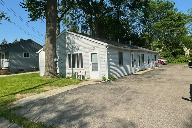 300 N Detroit St in Durand, MI - Building Photo - Building Photo