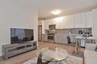 40 E Pier Dr in Boston, MA - Building Photo - Building Photo