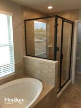 11409 Camden Yard Ln in Lithia, FL - Building Photo - Building Photo