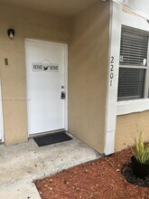 2201 SW 80th Terrace in Miramar, FL - Building Photo - Building Photo