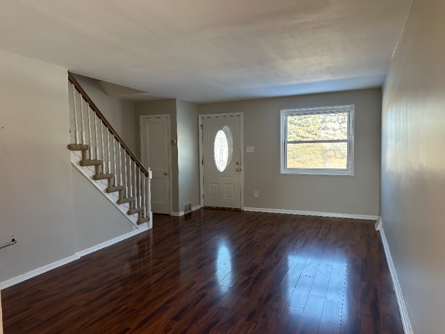 1961 Carter Rd in Folcroft, PA - Foto de edificio - Building Photo