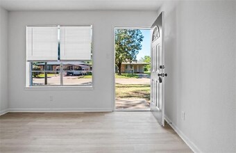 5219 W Sandy Bayou Dr in Alexandria, LA - Building Photo - Building Photo