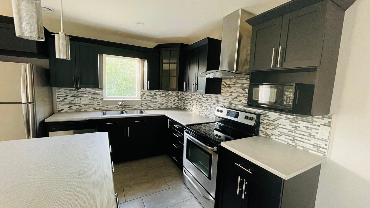 113 Gambia St in Moncton, NB - Building Photo