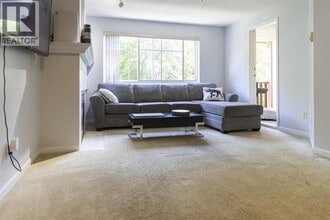 5600 Andrews Rd in Richmond, BC - Building Photo - Building Photo