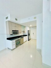 60 SW 13th St, Unit 2618 in Miami, FL - Building Photo - Building Photo