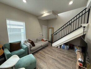 5166 Ewing St in San Diego, CA - Building Photo - Building Photo