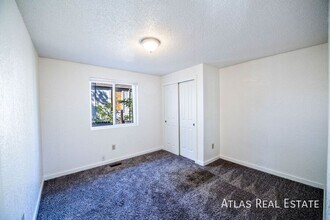 2001 W Caspian Pl in Englewood, CO - Building Photo - Building Photo