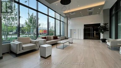 10 Honeycrisp Cres in Vaughan, ON - Building Photo - Building Photo