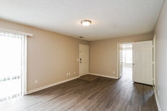 2633 River Meade Way in Nashville, TN - Foto de edificio - Building Photo