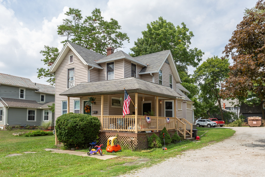 239 W Washington St in Medina, OH - Building Photo