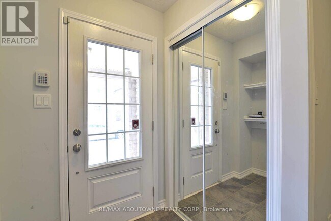 3062 Gardenia Gate in Oakville, ON - Building Photo - Building Photo