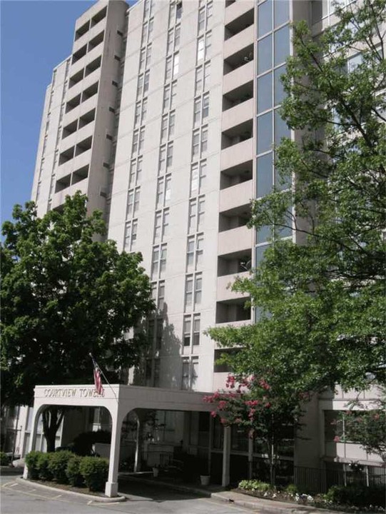 Courtview Towers in Florence, AL - Foto de edificio