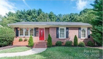 1601 Starbrook Dr in Charlotte, NC - Building Photo