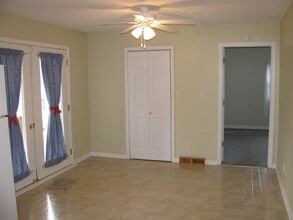 177 Ivy Ln in Shelbyville, KY - Building Photo - Building Photo