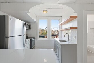 3221 The Alameda in Baltimore, MD - Building Photo - Building Photo