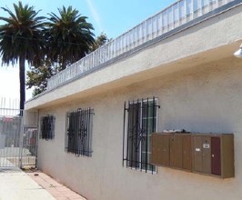 11116 Berendo Ave in Los Angeles, CA - Building Photo - Building Photo