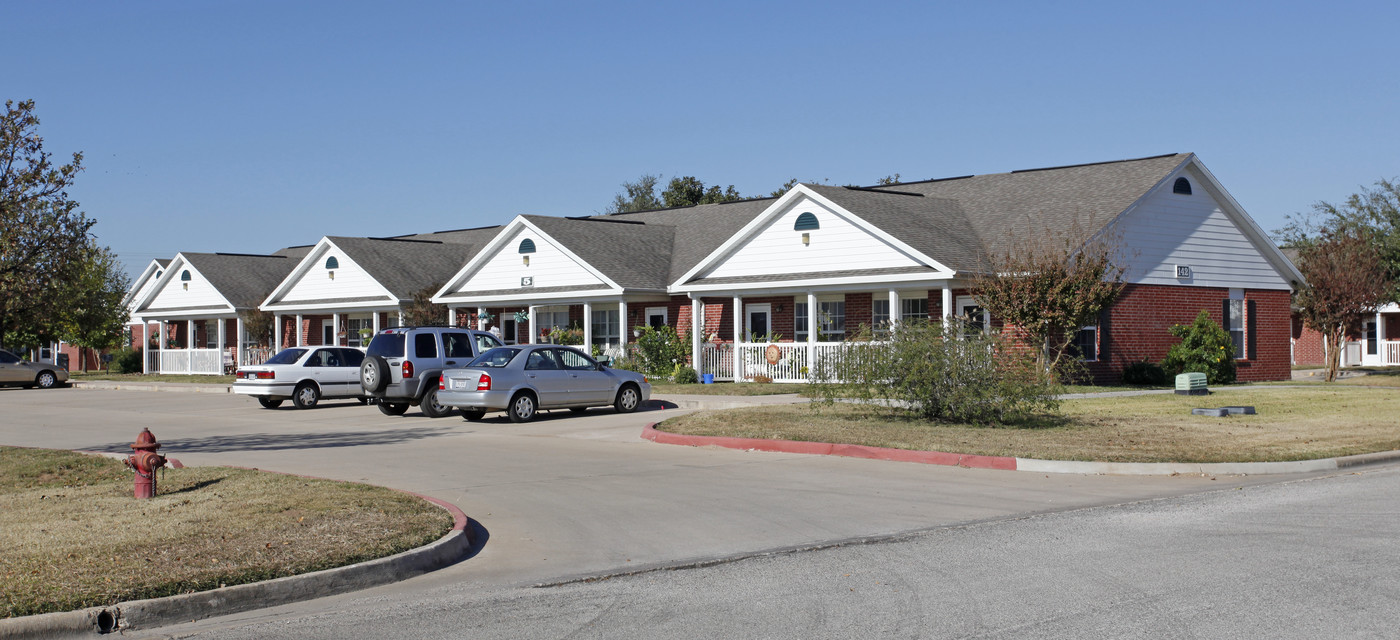 Settlement Estates in Bastrop, TX - Building Photo