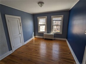 156 College St-Unit -3 in Middletown, CT - Building Photo - Building Photo