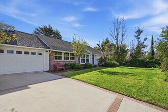 16146 Otsego St in Encino, CA - Foto de edificio - Building Photo