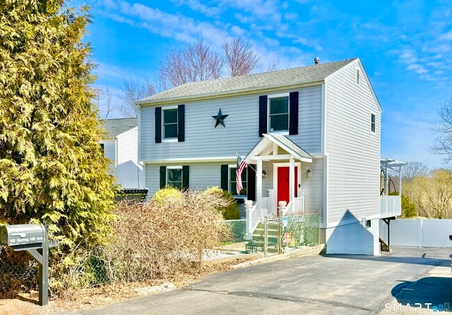 49 Spring Hill Ave in Norwalk, CT - Building Photo - Building Photo