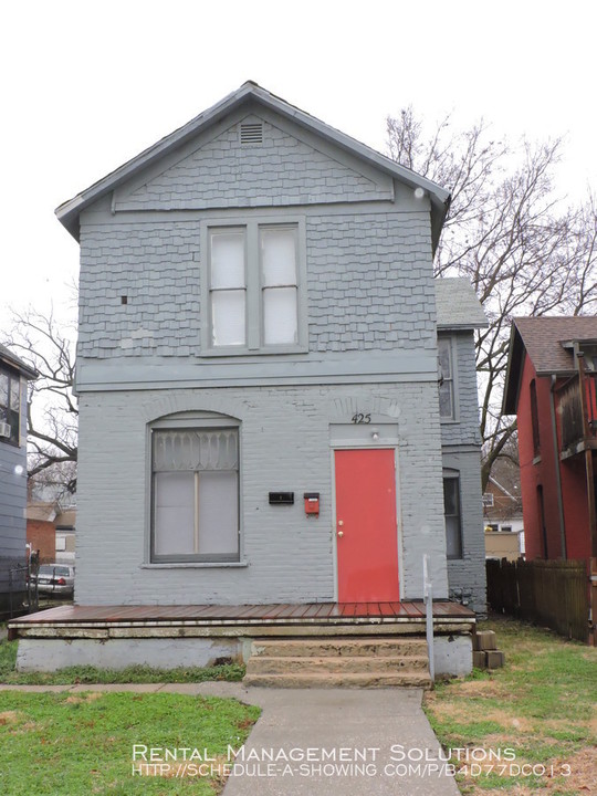 425 SW Taylor-Unit -2 in Topeka, KS - Foto de edificio