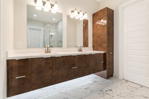 4643 Galesburg St in Houston, TX - Building Photo