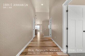 1886 Jerrian Ln in Pueblo West, CO - Building Photo - Building Photo
