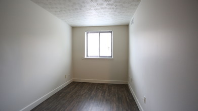 Riverlodge Apartments in Columbus, OH - Building Photo - Interior Photo