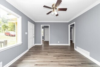 4161 Tell Rd SW in Atlanta, GA - Building Photo - Building Photo