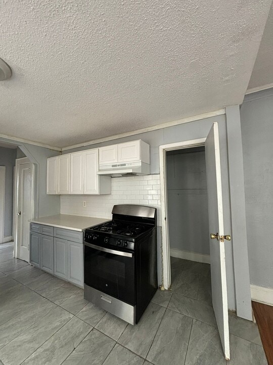 224 Eastern Pky, Unit 1L in Newark, NJ - Building Photo