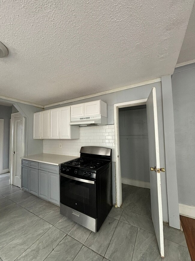 224 Eastern Pky, Unit 1L
