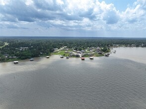 210 Canary St in Pointblank, TX - Building Photo - Building Photo
