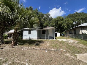 1978 Brackland St in Jacksonville, FL - Building Photo - Building Photo