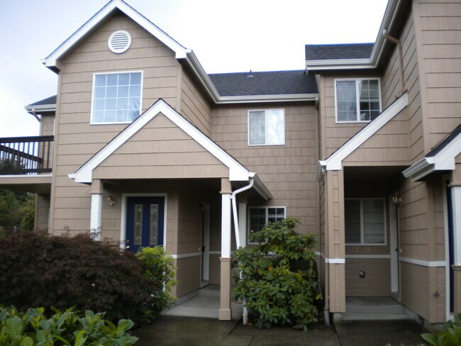 property at 2924 Matt Dr