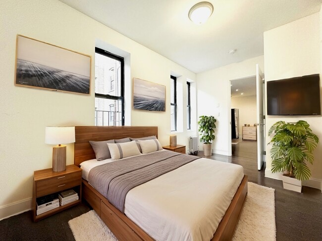 property at 121 La Salle St