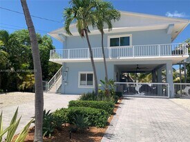 112 Captains Ct in Tavernier, FL - Building Photo