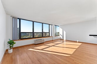 5100 N Marine Dr in Chicago, IL - Foto de edificio - Building Photo